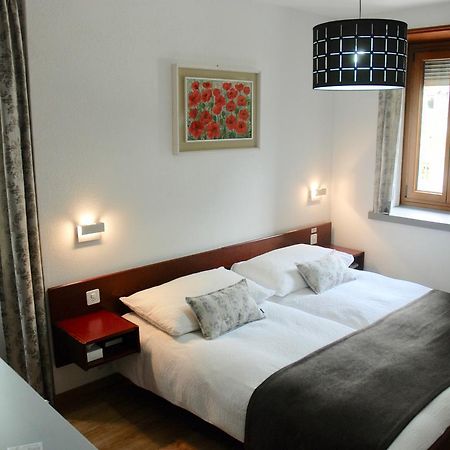 La Dent-Du-Midi Hotel & Restaurant Saint-Maurice Dış mekan fotoğraf